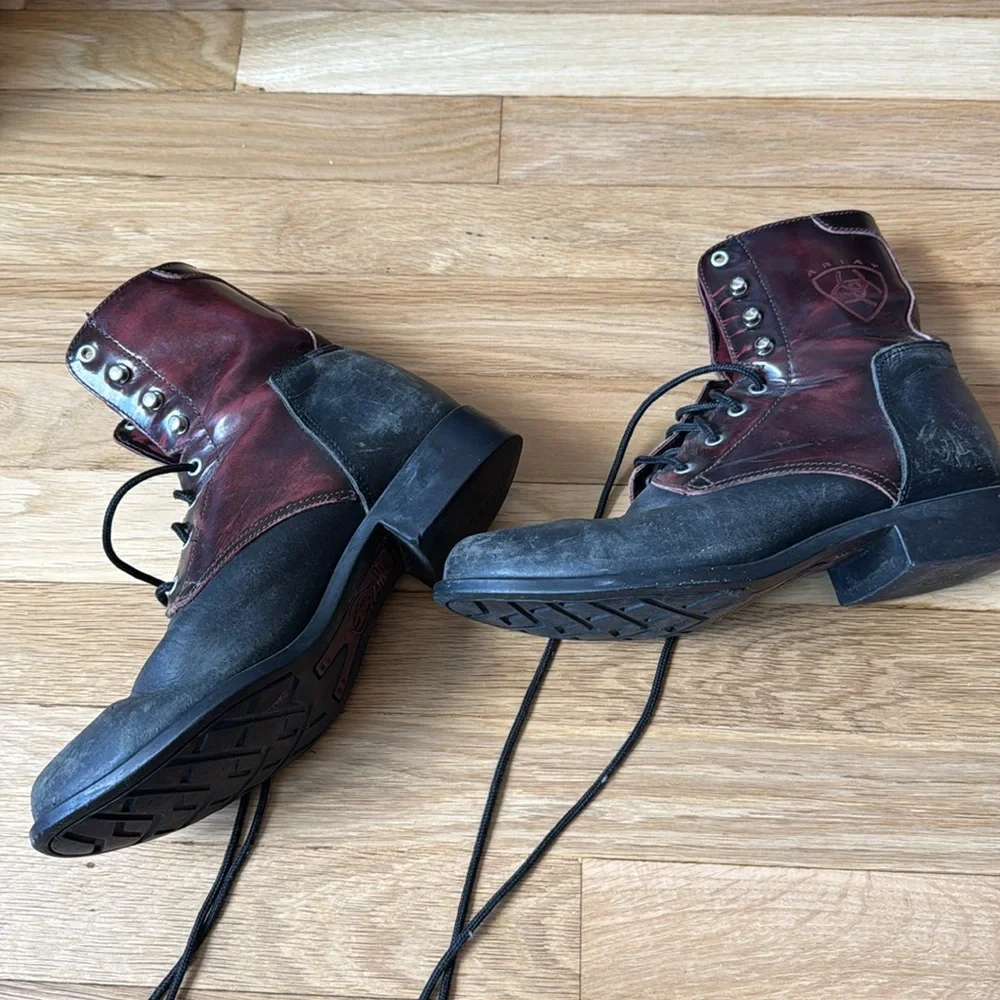 ARIAT black and deep red 8 hole boots - Picture 2 of 7